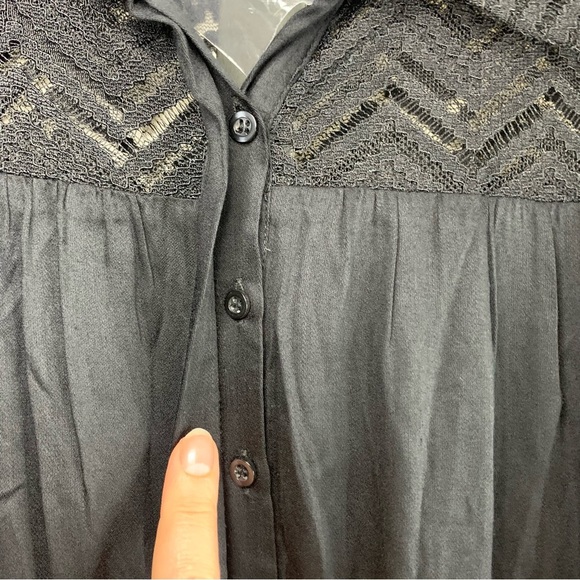 NWT Belldini Black Sheer Chevron Lace Flowy Blouse, size 2X - Picture 4 of 11